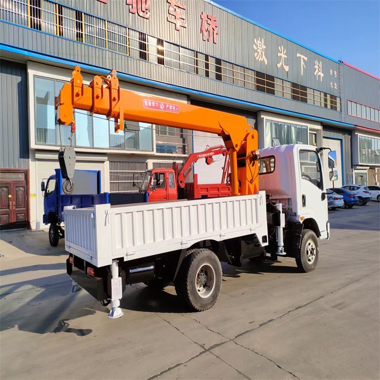 河曲县三轮随车吊定制 农用改装机自备吊中瑞长期出售