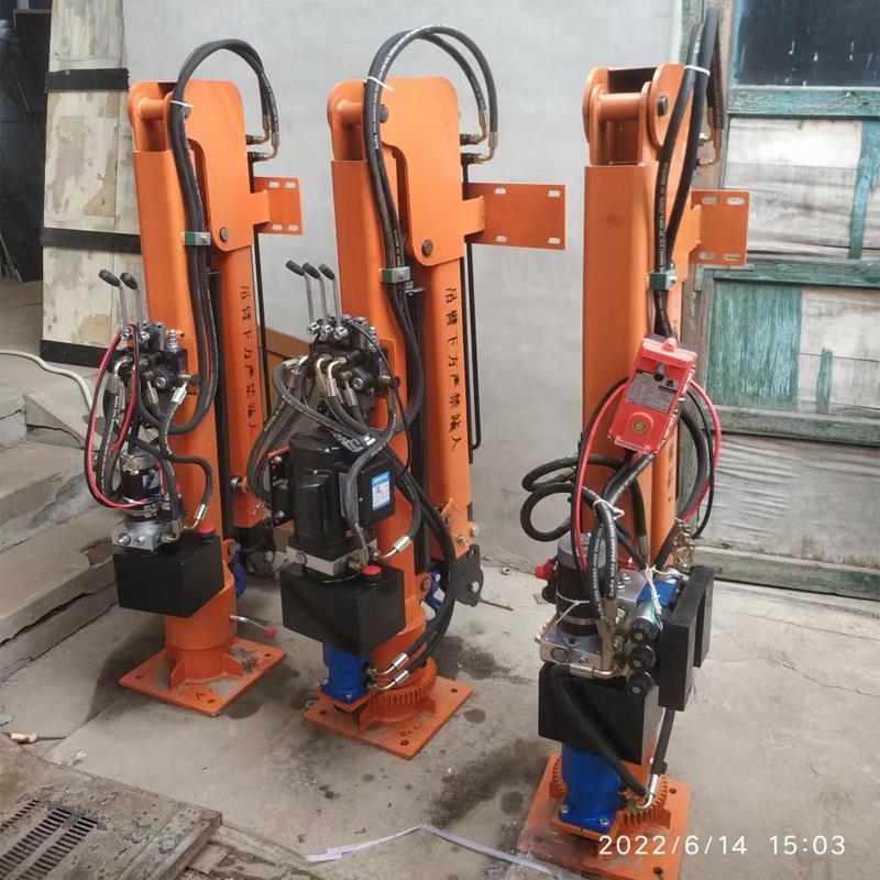 河曲县重汽蓝牌随车吊 3.2吨 国六动力强 液压驱动 农用自卸起重机